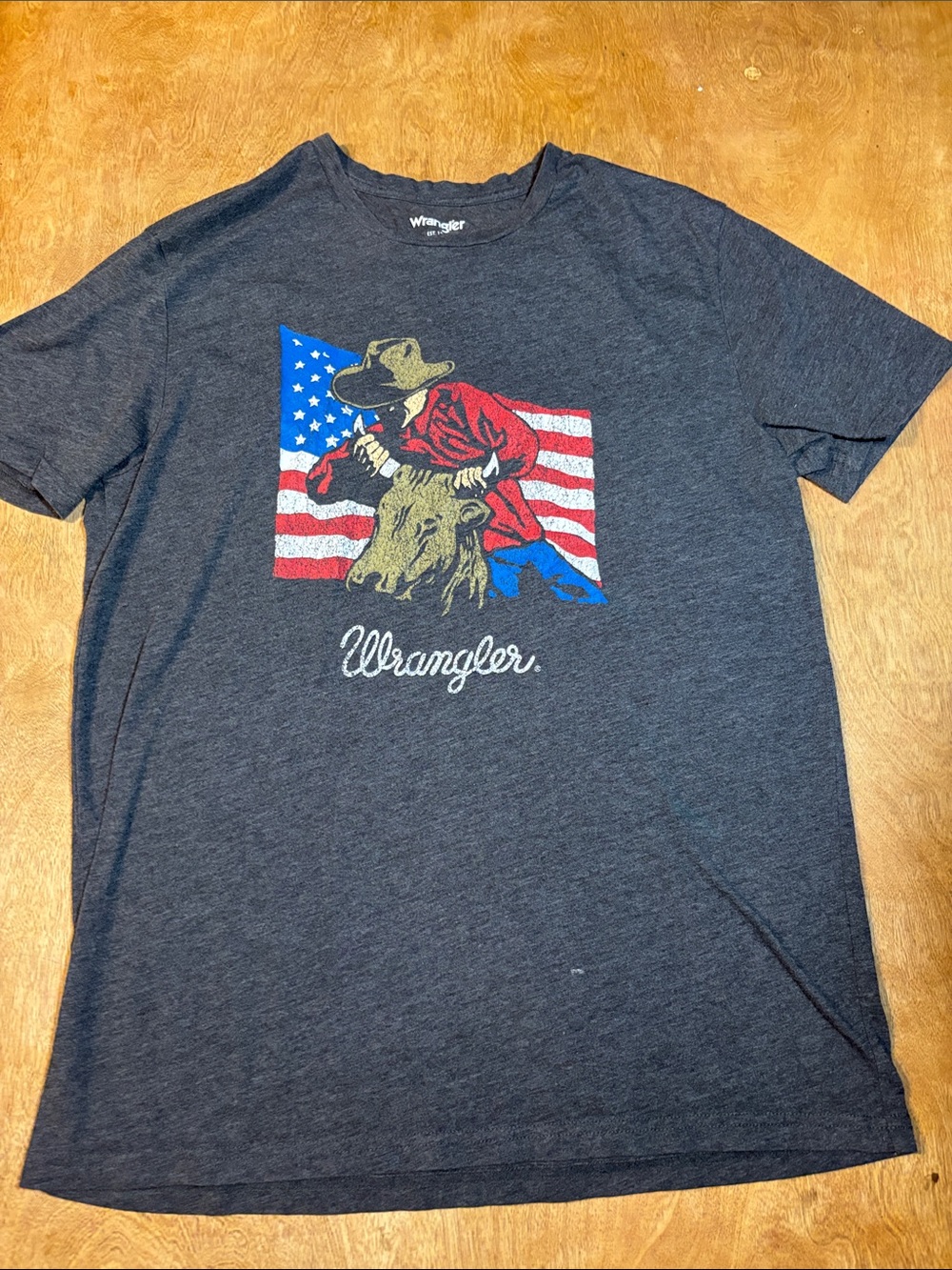 Wrangler Men's Charcoal Graphic Tee with American Cowboy Design